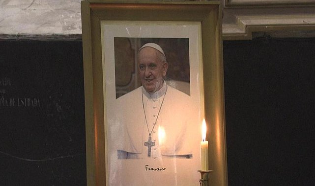 Papa'nın durumu kritik ve 10 gündür hastanede kalıyor - Dünyadan Haberler | Video