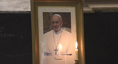 Papa'nın durumu kritik ve 10 gündür hastanede kalıyor - Dünyadan Haberler | Video